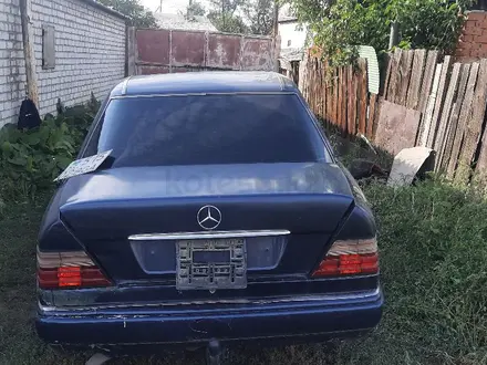 Mercedes-Benz E 200 1994 года за 900 000 тг. в Семей – фото 8