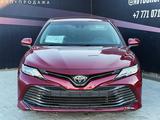 Toyota Camry 2019 года за 13 900 000 тг. в Актобе – фото 2