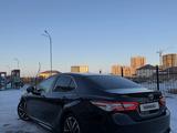 Toyota Camry 2017 года за 11 500 000 тг. в Атырау – фото 4