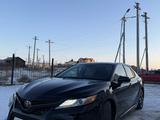 Toyota Camry 2017 года за 11 500 000 тг. в Атырау – фото 2