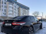 Toyota Camry 2017 года за 11 500 000 тг. в Атырау – фото 3