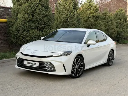 Toyota Camry 2024 года за 22 300 000 тг. в Алматы