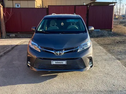 Toyota Sienna 2010 года за 6 000 000 тг. в Атырау – фото 3