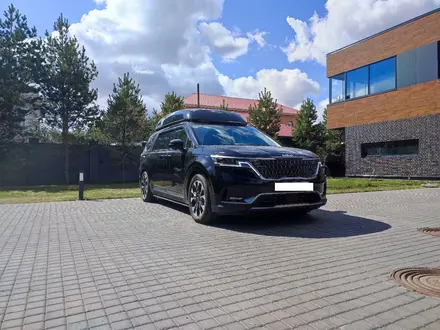 Kia Carnival 2022 года за 23 000 000 тг. в Астана