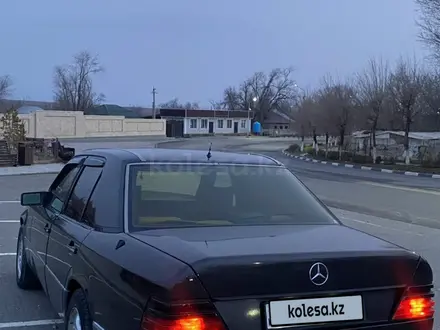 Mercedes-Benz E 200 1992 года за 1 600 000 тг. в Шымкент – фото 4