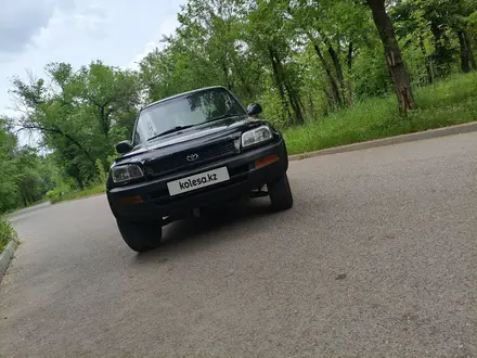 Toyota RAV4 1996 года за 2 900 000 тг. в Алматы – фото 4