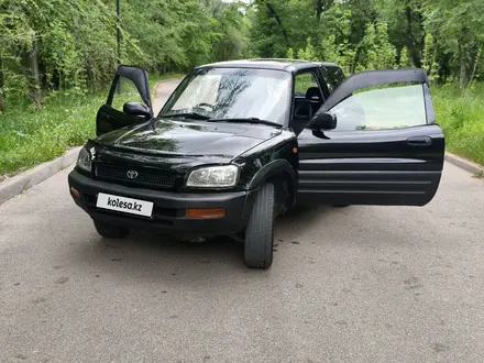 Toyota RAV4 1996 года за 2 900 000 тг. в Алматы – фото 28