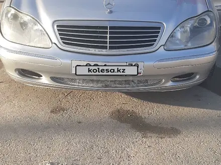 Mercedes-Benz S 320 2001 года за 3 800 000 тг. в Жанаозен – фото 4