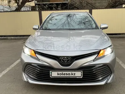 Toyota Camry 2019 года за 11 500 000 тг. в Кокшетау – фото 2