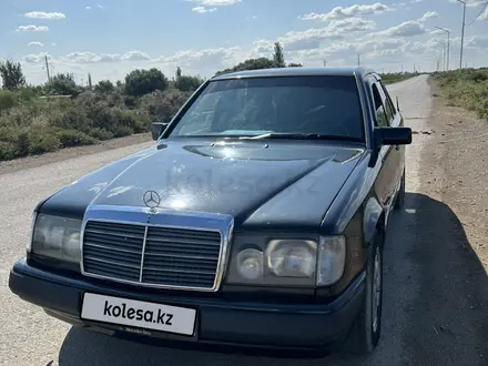 Mercedes-Benz E 200 1993 года за 1 500 000 тг. в Теренозек – фото 4