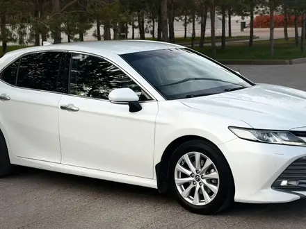 Toyota Camry 2019 года за 12 050 000 тг. в Астана – фото 4