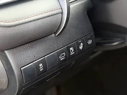 Toyota Camry 2019 года за 12 050 000 тг. в Астана – фото 15