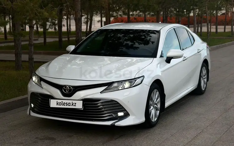 Toyota Camry 2019 года за 12 050 000 тг. в Астана
