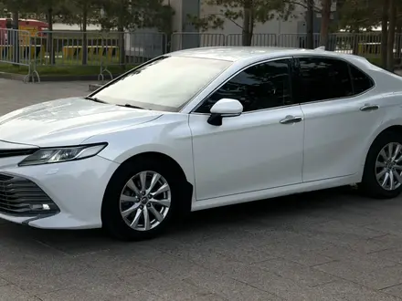 Toyota Camry 2019 года за 12 050 000 тг. в Астана – фото 5