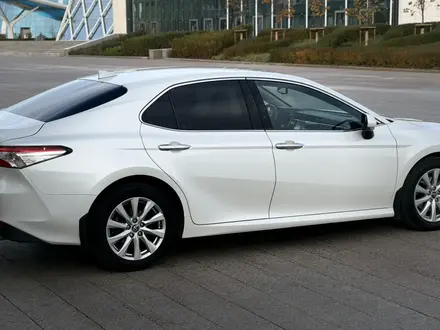 Toyota Camry 2019 года за 12 050 000 тг. в Астана – фото 9