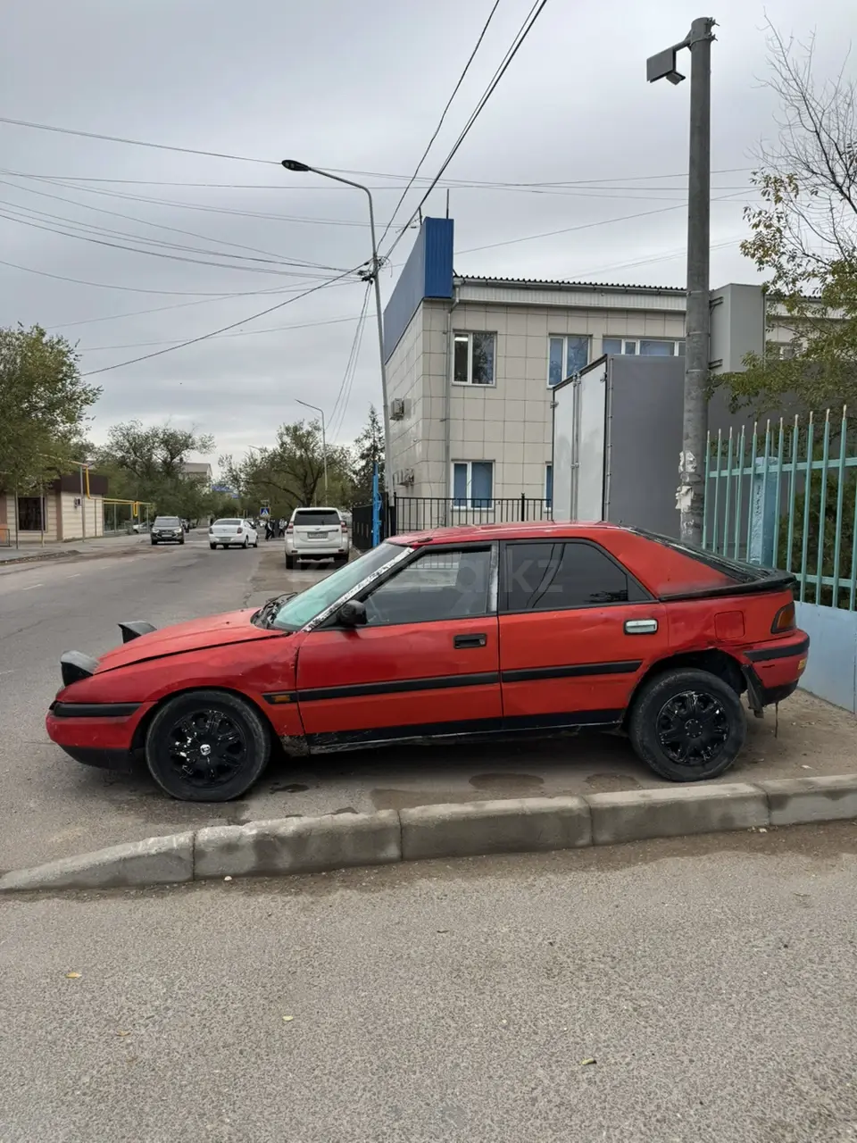 Mazda 323, 1992
