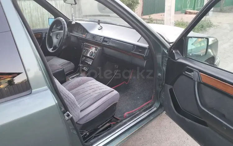Mercedes-Benz E 220 1992 года за 1 000 000 тг. в Талдыкорган
