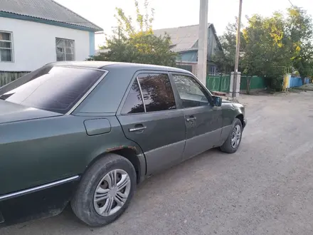 Mercedes-Benz E 220 1992 года за 1 000 000 тг. в Талдыкорган – фото 3