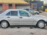 Mercedes-Benz C 220 2000 года за 1 600 000 тг. в Костанай – фото 2