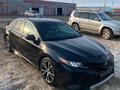 Toyota Camry 2018 года за 12 500 000 тг. в Актобе