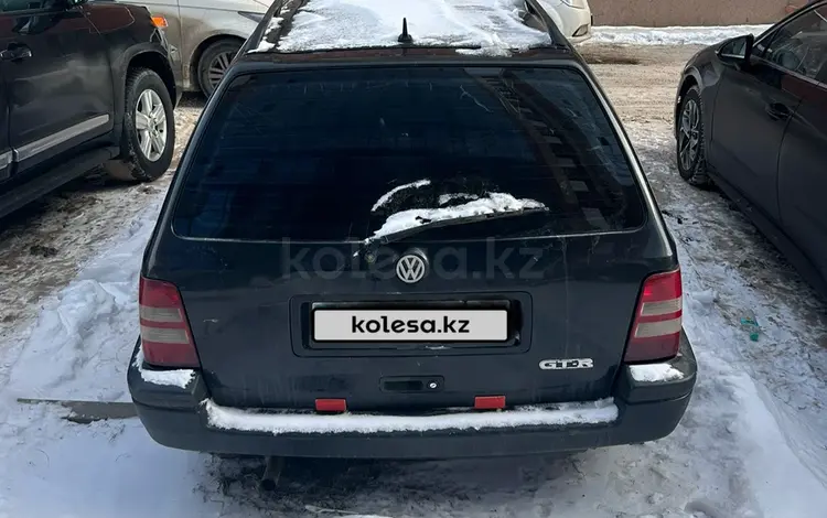 Volkswagen Golf 1994 годаүшін1 150 000 тг. в Астана