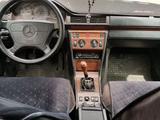 Mercedes-Benz E 220 1995 года за 2 100 000 тг. в Шиели – фото 3
