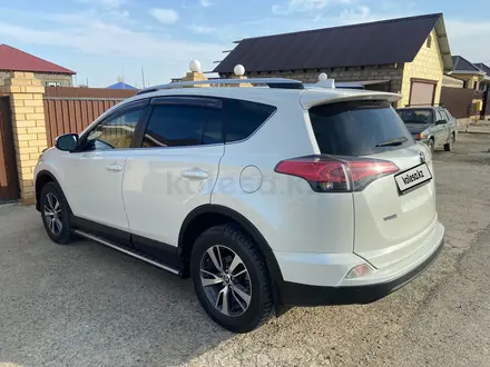 Toyota RAV4 2016 года за 12 000 000 тг. в Атырау – фото 5