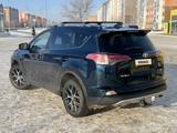 Toyota RAV4 2016 года за 8 400 000 тг. в Уральск – фото 4