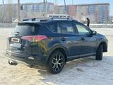 Toyota RAV4 2016 года за 8 400 000 тг. в Уральск – фото 3