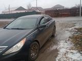 Hyundai Sonata 2011 года за 4 500 000 тг. в Атырау – фото 2