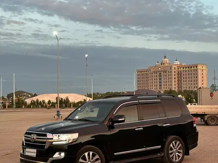 Toyota Land Cruiser 2019 года за 43 950 000 тг. в Актобе