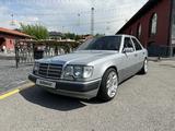 Mercedes-Benz E 260 1992 годаfor3 900 000 тг. в Алматы