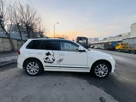 Volkswagen Touareg 2007 года за 9 000 000 тг. в Алматы – фото 14