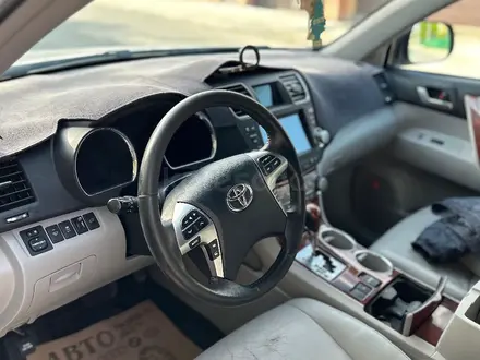 Toyota Highlander 2010 года за 10 000 000 тг. в Атырау – фото 14