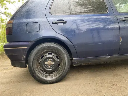 Volkswagen Golf 1993 года за 578 000 тг. в Актобе – фото 4