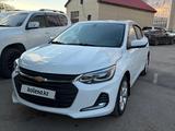 Chevrolet Onix 2025 года за 6 700 000 тг. в Караганда