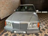 Mercedes-Benz E 200 1995 года за 2 600 000 тг. в Шымкент – фото 2