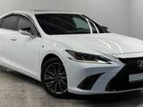 Lexus ES 250 F Sport 2.5 2021 годаүшін21 000 000 тг. в Алматы – фото 3
