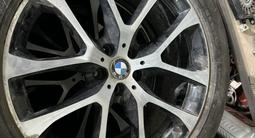 Шины с дисками от BMW G05 G06 оригинал за 450 000 тг. в Талдыкорган