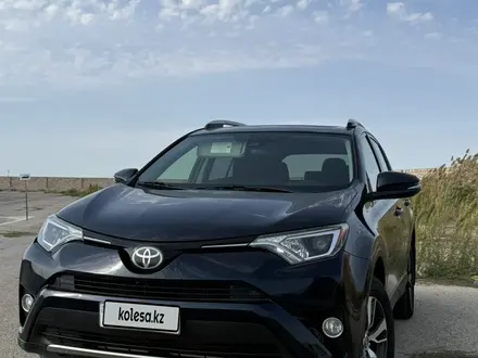 Toyota RAV4 2017 года за 8 600 000 тг. в Актау – фото 2
