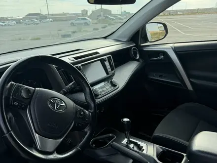Toyota RAV4 2017 года за 8 600 000 тг. в Актау – фото 4