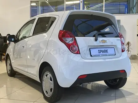 Chevrolet Spark Optimum AT 2022 года за 5 590 000 тг. в Уральск – фото 5