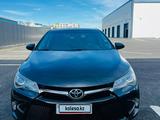 Toyota Camry 2015 года за 5 900 000 тг. в Атырау