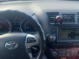Toyota Highlander 2013 года за 13 000 000 тг. в Актобе – фото 2