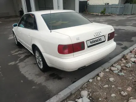Audi A8 1995 года за 2 300 000 тг. в Алматы – фото 5