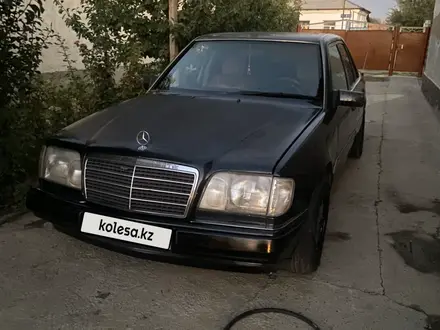 Mercedes-Benz E 200 1993 года за 800 000 тг. в Шымкент