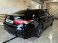 Toyota Camry 2019 года за 9 750 000 тг. в Актобе – фото 10