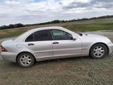 Mercedes-Benz C 180 2001 года за 1 800 000 тг. в Уральск – фото 3