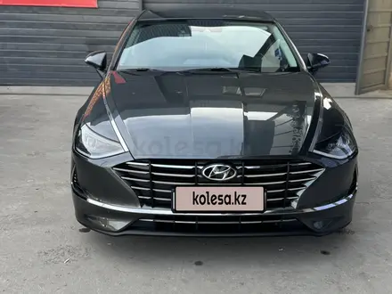 Hyundai Sonata 2021 года за 10 500 000 тг. в Шымкент – фото 2