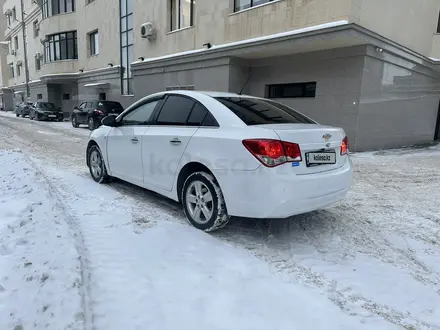 Chevrolet Cruze 2013 года за 3 950 000 тг. в Астана – фото 4